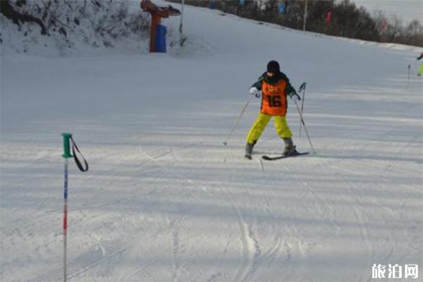 大连林海滑雪场11月29日开业 附本年度滑雪票价格