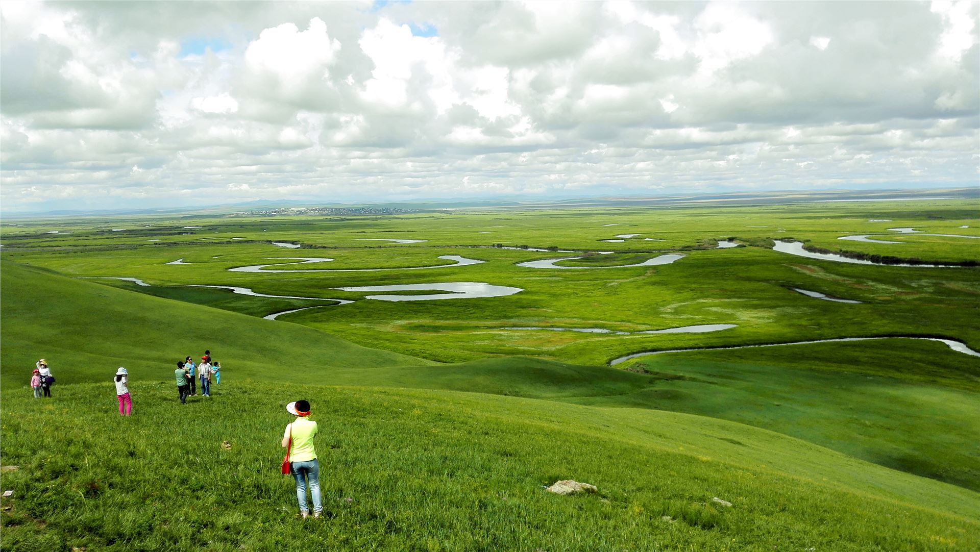 内蒙古五天旅游团价格，呼伦贝尔草原5日游自由行价格，分享旅游省钱攻略