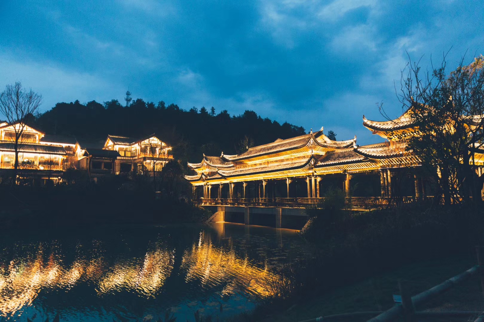 贵州旅游攻略定制：旅游公司最好导游领航，了解十大必玩旅游景区排名！