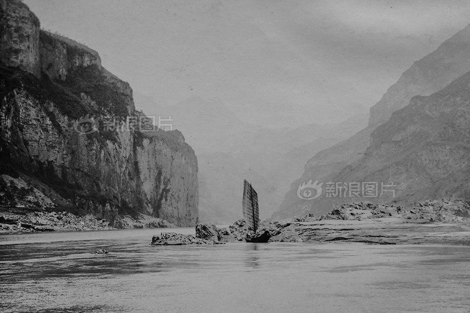 100年前的湖北宜昌，三峡还没被水淹没，峡江风光太震撼了！